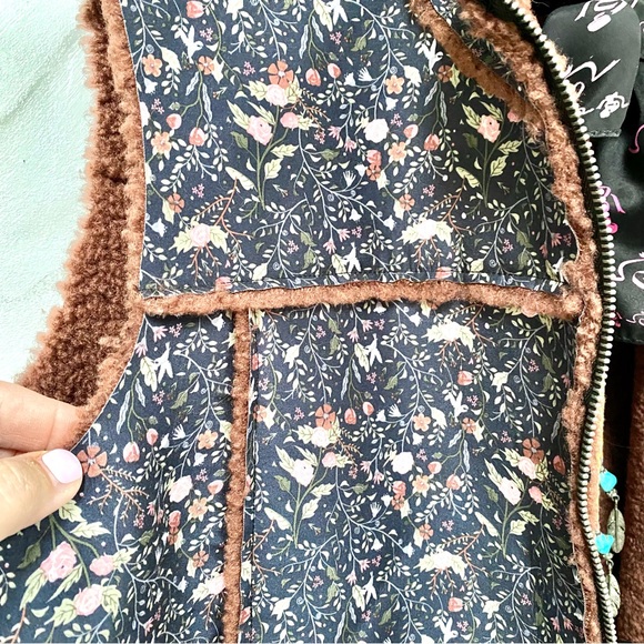 Farmhouse Teddy boho floral vest w prairie country peasant cabin vibe - Picture 7 of 12